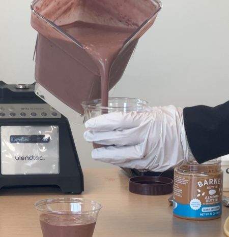 LCRP dietitian pouring cherry almond smoothie
