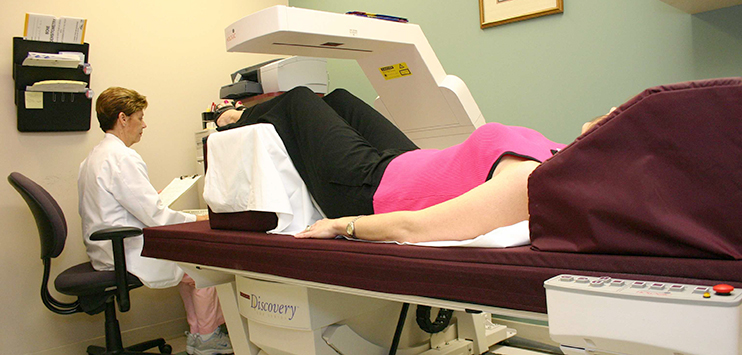 Bone density scan (DEXA scan) - How it is performed - NHS