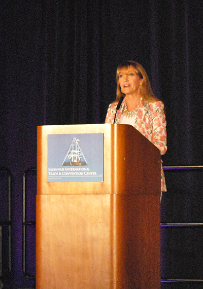 Actress and philanthropist Jane Seymour addresses the crowd at the 2018 SmartWomen Luncheon & Expo.