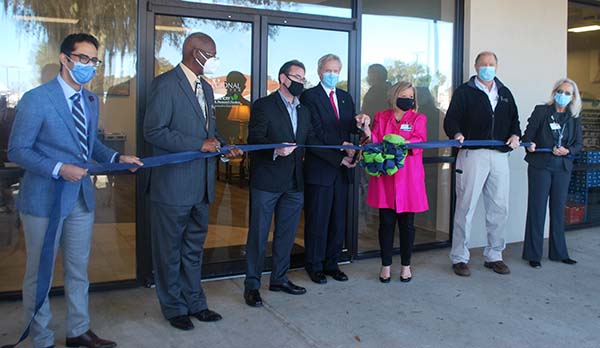 Ribbon ceremony at the New Cancer Program In Hinesville by SJ/C and Liberty Regional.
