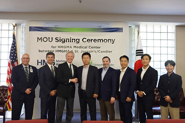 MOU signing ceremony with leadership team of St. Joseph’s/Candler and Hyundai.