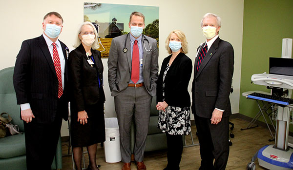East Georgia Regional Medical Center CEO Stephen Pennington, LCRP Executive Director Nancy Johnson, Summit Cancer Care Medical Oncologist Dr. Grant Lewis, Summit Cancer Care CEO Kristine Tillman and St. Joseph’s/Candler President & CEO Paul P. Hinchey.