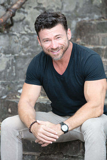Mark McCullough, Savannah actor
